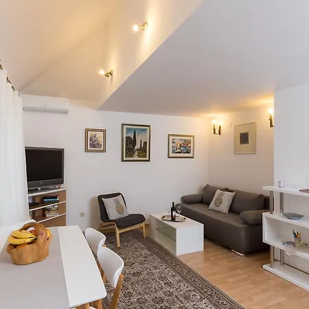 Apartment Tomic